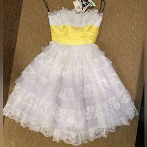 Nwt Betsey Johnson evening Vintage cupcake dress 50s white lace tulle yellow